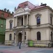 V tomto objektu vlevo od hlavn�ho vchodu naleznete vstup do na�eho divadla